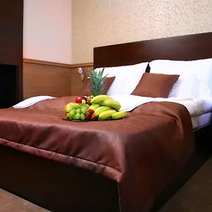 3* Hotel 21 And
